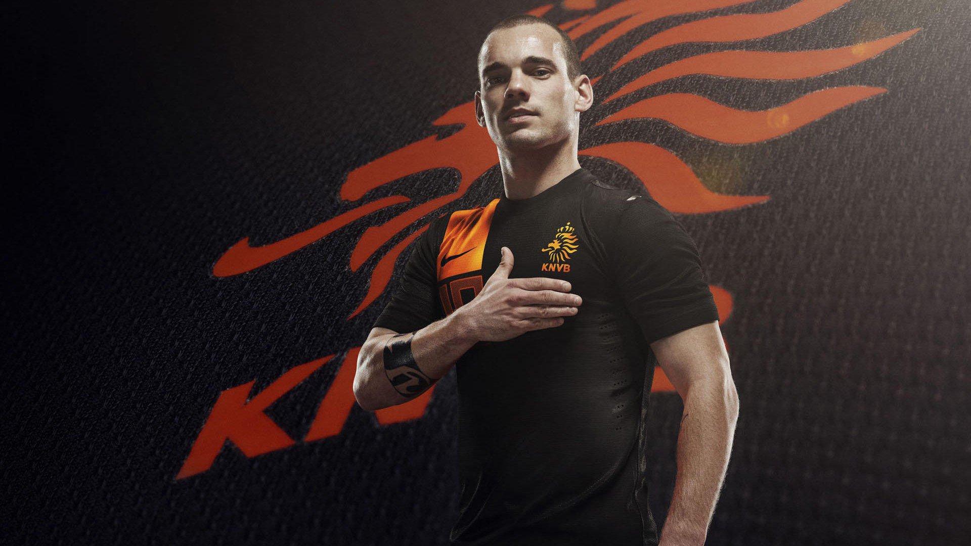 意媒炮轰裁判风波，米兰点球争议背后的选择性正义引发舆论混战