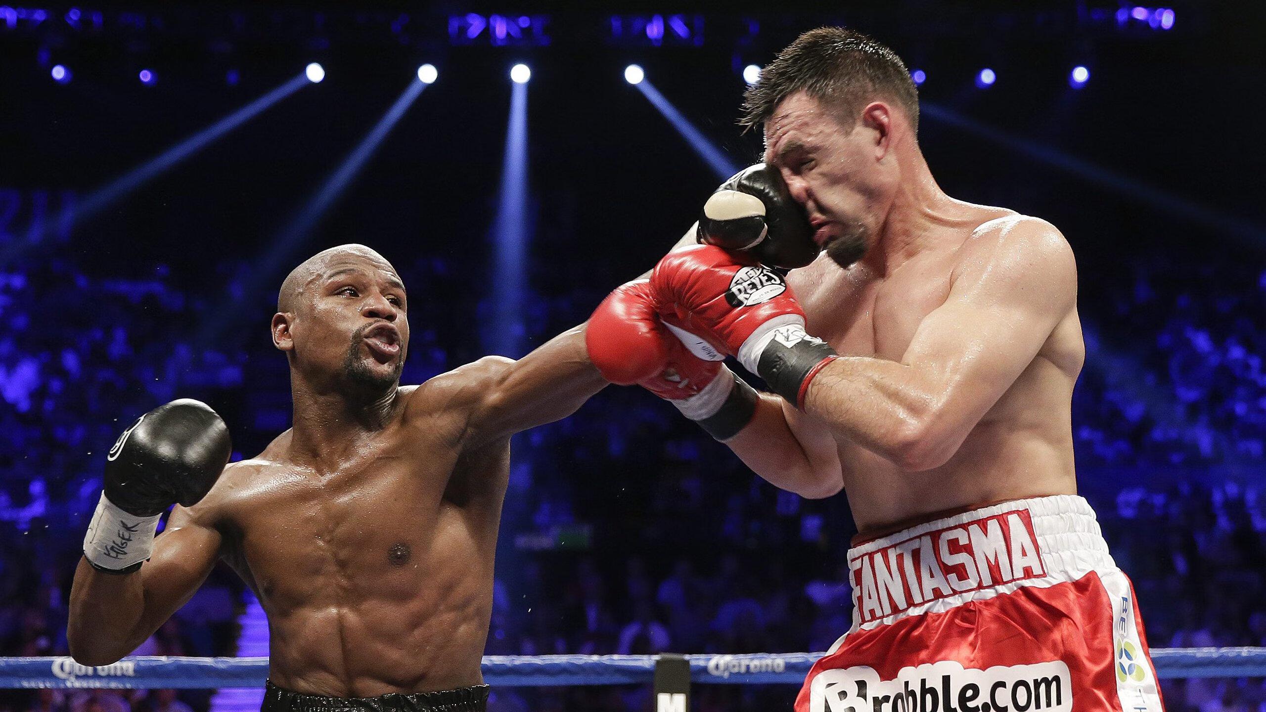 用力过猛！惠特摩尔反击脱手失误 随即被换下场