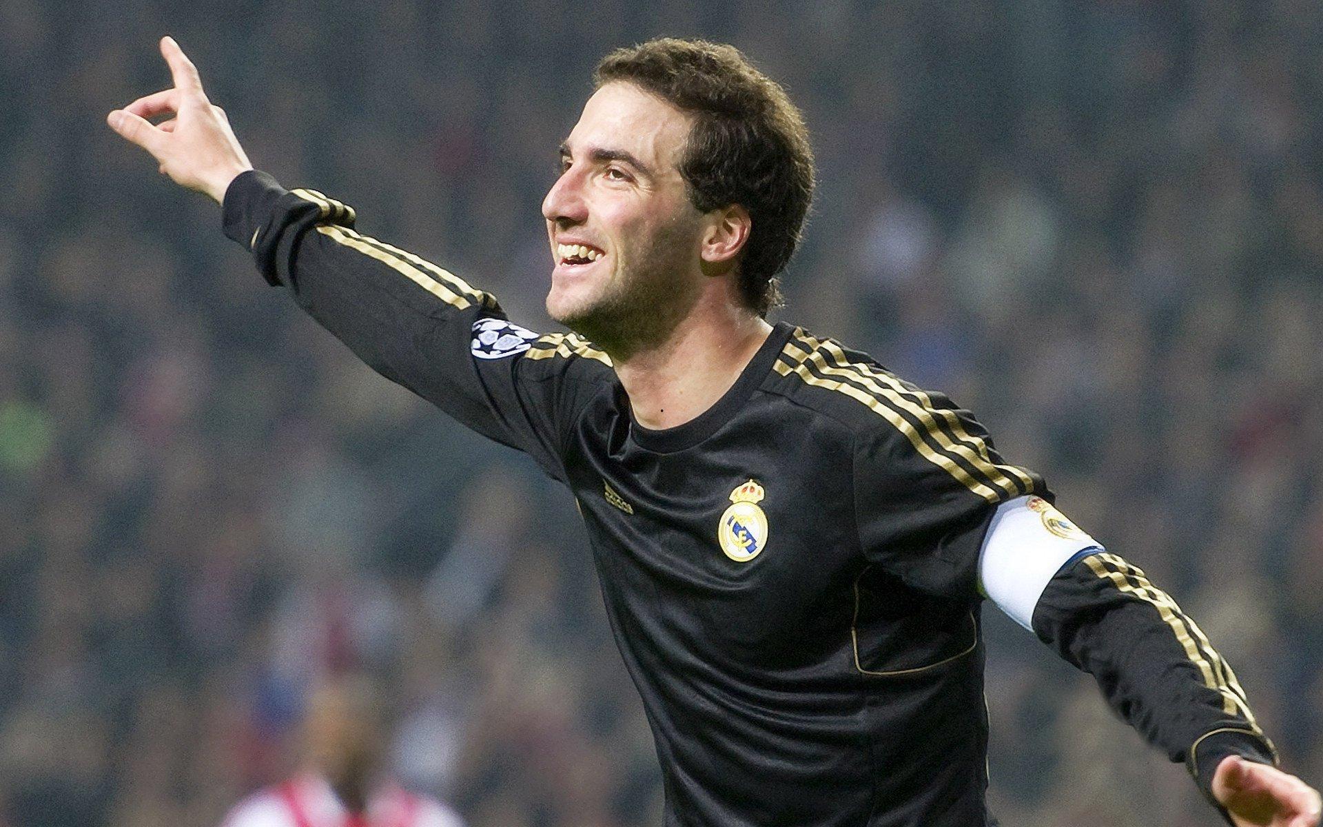 亚锦赛前瞻，男篮三控卫配置引热议，战术板上的甜蜜难题